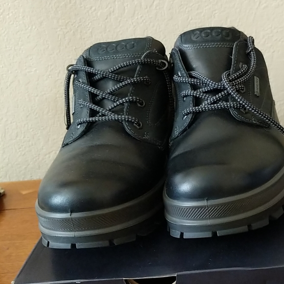 ecco gore tex dress shoes